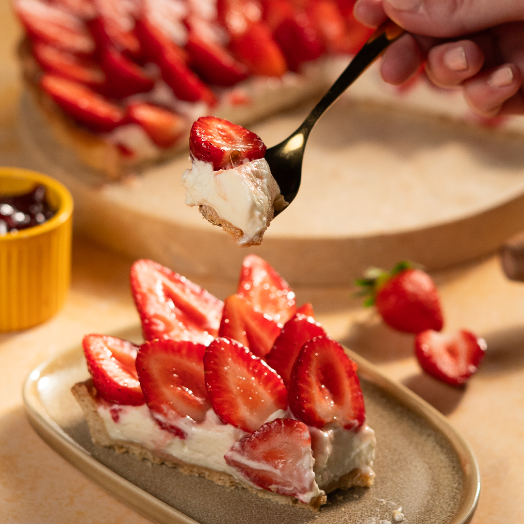 tarta cu capsuni si crema de branza