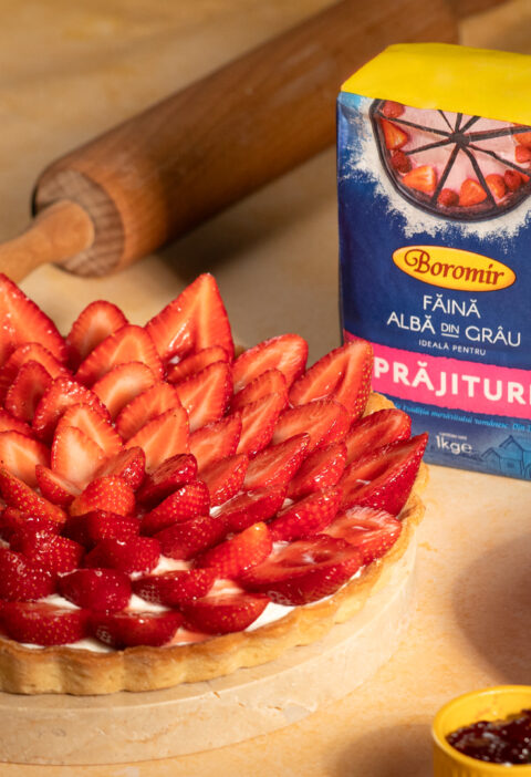 tarta cu capsuni