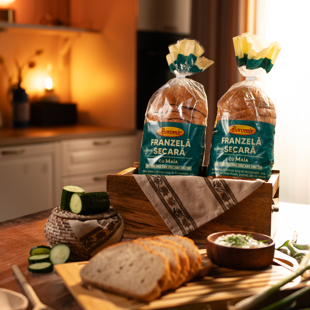 ingrediente sendvis cu branza si castraveti